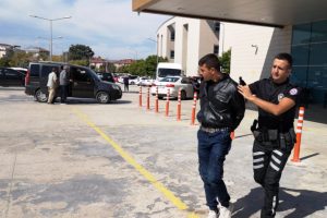 Bursa'da 4 ayrı suçtan aranan zanlı kovalamacayla yakalandı
