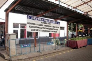 Vatandaşa kötü davranan esnafın tezgahı kapatıldı