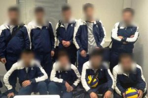 Voleybol takımı kılığında Yunanistan'a girmeye çalıştılar