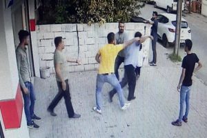 4 aylık hamile eşini tekme tokat dövdü!