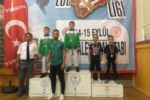 Bursa Mustafakemalpaşa Belediyespor, İzmir'den 11 madalya ile döndü