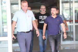 Eski eşini öldürmeye giderken tutuklanan şahıs cezaevinde intihar etti