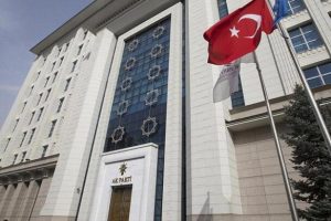 AK Parti kampa giriyor