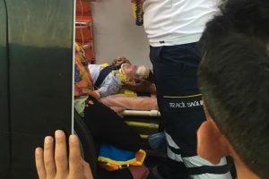 Pencereden düşen çocuk helikopterle hastaneye ulaştırıldı