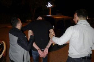Polisi görünce kaçtı, statta saklanırken yakalandı