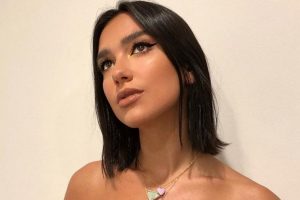 Dua Lipa sarışın oldu
