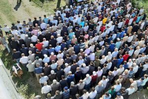 Ölen komşusu için mezar kazarken hayatını kaybetti