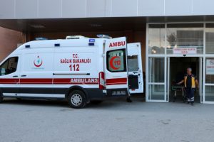 Erzincan'da yıldırım düşmesi sonucu 2 asker hafif yaralandı