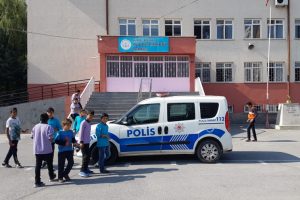 Okulda oyuncak tabanca paniği