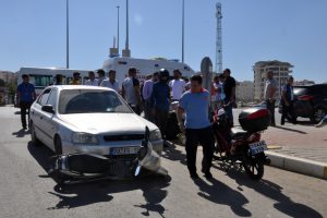 Otomobilin çarptığı bisikletli yaralandı, kadın sürücü ağladı