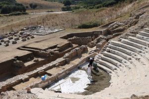 Parion'un bin 850 yıllık sahnesinde 'bulmaca' çözüldü