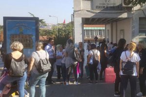 Tahliye kararı verilen diş hekimliği fakültesi binasına girişler yasaklandı