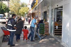 Bursa'da kaldırım işgaliyle mücadele sürüyor