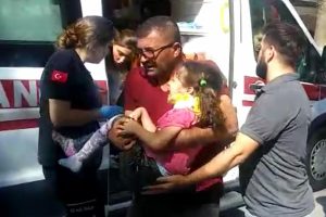 Elektrikli bisiklet ile taksi çarpıştı: 2 çocuk yaralı