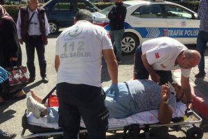 Karaman'da polis aracıyla elektrikli bisiklet çarpıştı