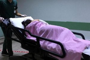 Ayrılmak isteyen kız arkadaşını 10 yerinden bıçakladı