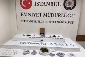Karı koca uyuşturucu satıcıları operasyonla yakalandı