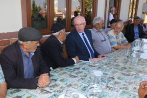 Kazım Kurt koca çınarları unutmadı