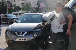 Gaziantep'te öğrenci servisi kaza yaptı
