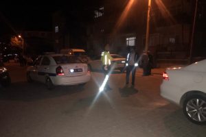 Sokak ortasında tüfekli, bıçaklı kavga: 2 yaralı