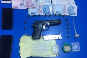 Bursa'da şüpheli otomobilden uyuşturucu çıktı