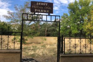 Şehitlerin adı verilen park içler acısı halde