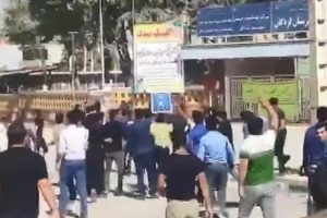 300 kişiye HIV bulaştırıldığı iddiası! Protestolarda arbede yaşandı