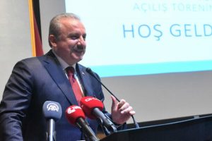 Mustafa Şentop: Hızlı bir çağda yaşıyoruz