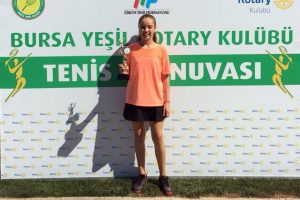 Bursa Osmangazili raketten gümüş madalya