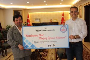 Ayakkabı boyayarak kazandığı 50 lirayı bağışladı