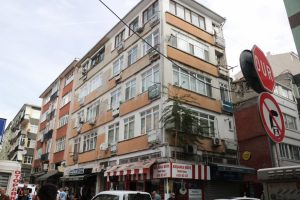 Kadıköy'de 5 katlı bina tahliye edildi