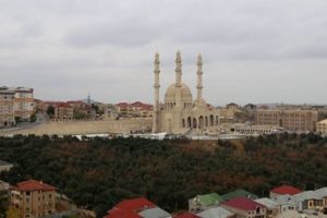 'Azerbaycan'da hoparlörden ezan okumak yasaklandı' iddiası