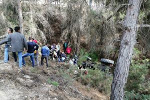 Traktörle 15 metreden uçtu