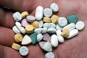 Yolcu minibüsünde 2 bin 758 adet extacy hap ele geçirildi