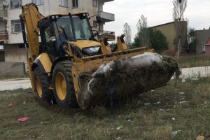 Ölen at yol ortasında sahipsiz kaldı