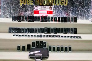 Bitlis'te uyuşturucu ve kaçak cep telefonuna 3 gözaltı