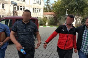 Silahla 1 kişiyi yaralayan 2 zanlı gözaltında