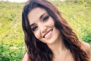Hande Erçel ilk filmde sınırı aştı