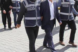 Balıkesir'de FETÖ'nün esnaf ayağına operasyon düzenlendi