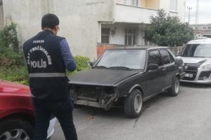 Otomobilin ses sitemi çalındı