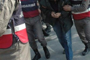 FETÖ şüphelisi 2 eski öğretmen sınırda yakalandı