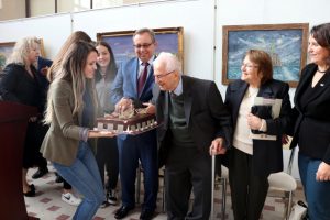 Edirneli ressam 89'uncu yaşını sergide kutladı