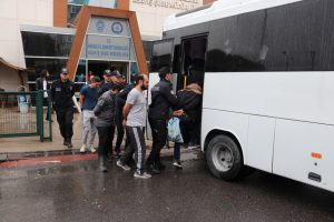 3 yılda 42 araç çalan çetenin 11 üyesi tutuklandı