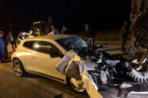 Çankırı'da otomobil traktöre çarptı: 2 ölü