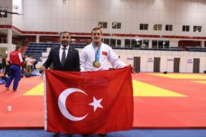 Milli judocu Mikail Özerler'den bronz madalya