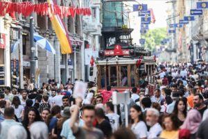 Batılı turistlerin İstanbul'a ilgisi artıyor