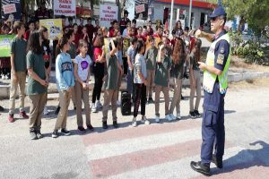 Binlerce vatandaşla yaya nöbeti