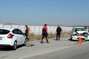 Kafa kafaya çarpıştılar: 6 yaralı