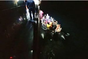 Didim'de 56 kaçak göçmen yakalandı