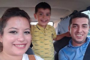 Tartıştığı eşini başından vurarak öldürdü
